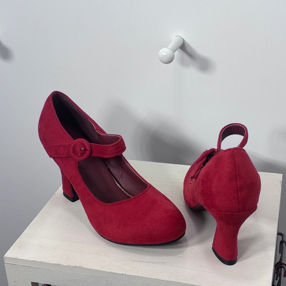 Mary Jane Elegant Women's size 38 Red Suede Square Heels Strap High Heels - Picture 1 of 6